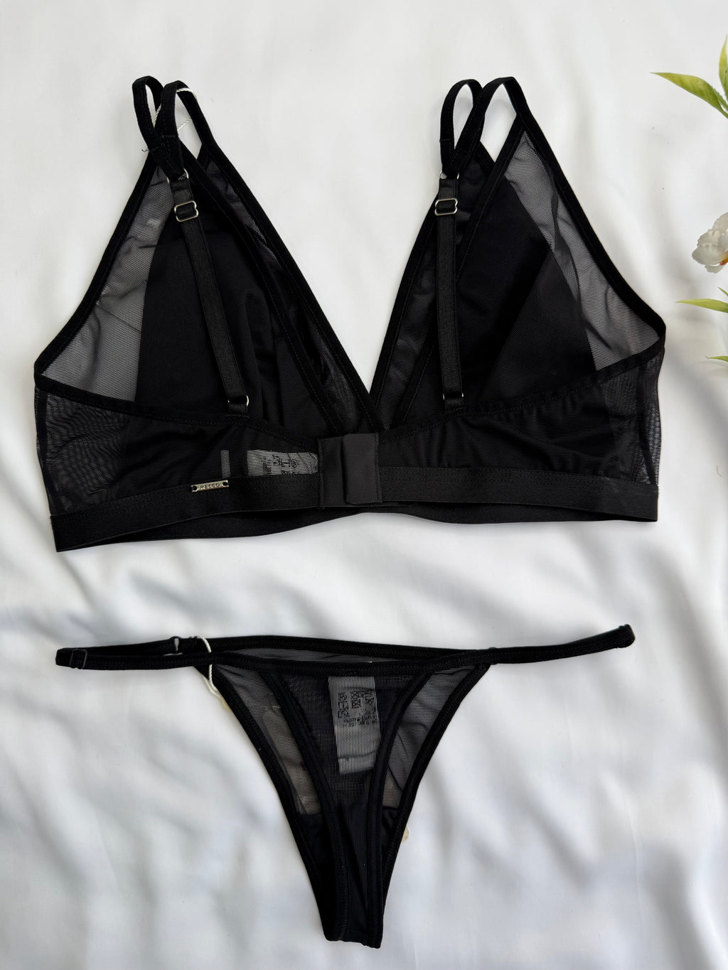 CONJUNTO DE TULE E RENDA RECCO NA COR PRETO SEM ARO E SEM O BOJO