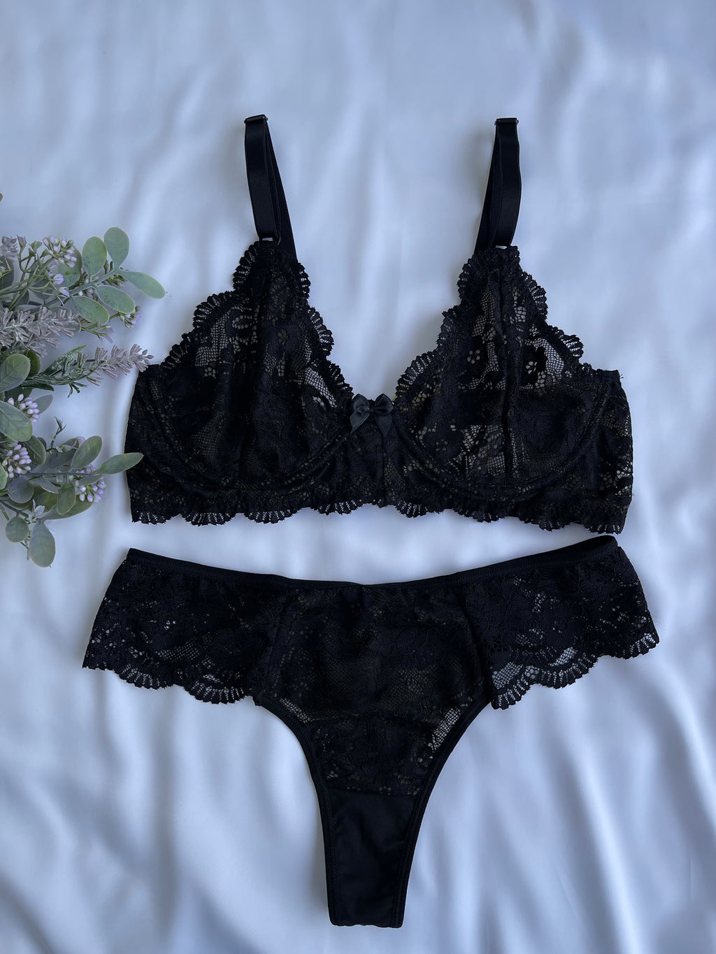 CONJUNTO LINGERIE PRETO DE RENDA COM ARO E SEM BOJO MONDRESS