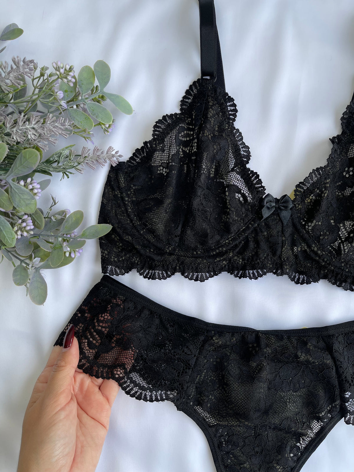 CONJUNTO LINGERIE PRETO DE RENDA COM ARO E SEM BOJO MONDRESS