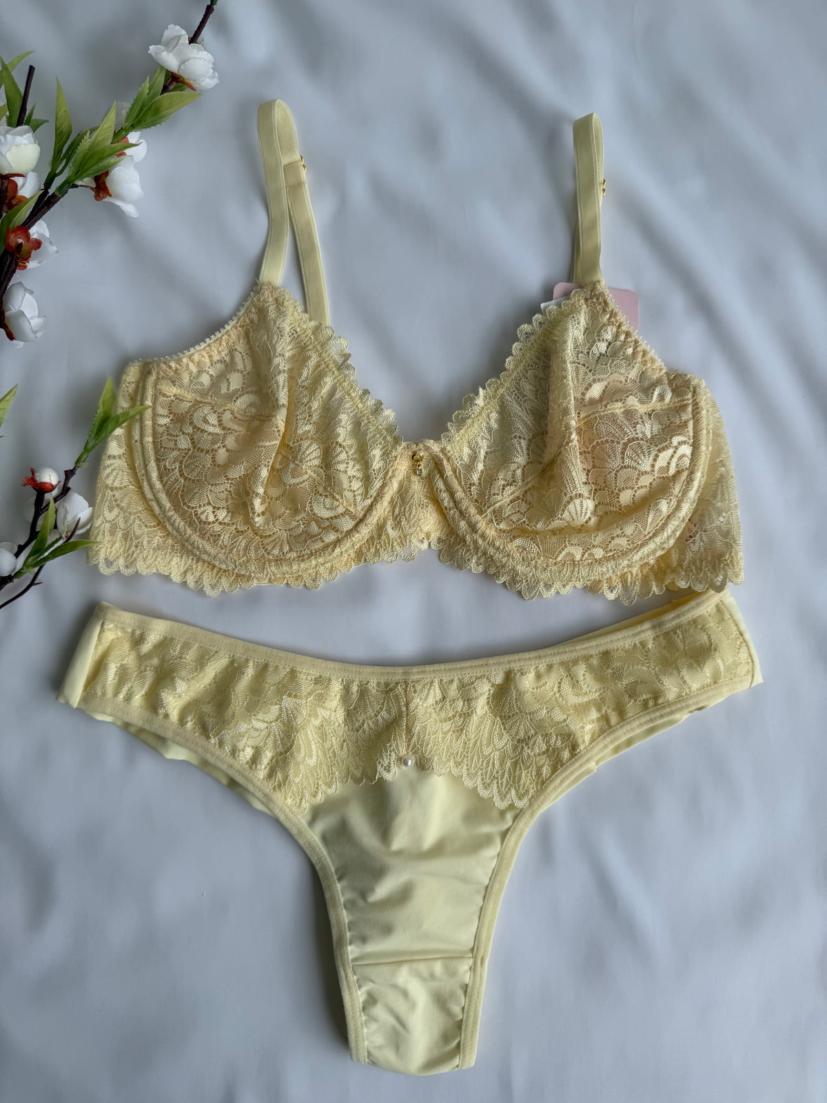CONJUNTO LINGERIE DE RENDA COM ARO E SEM BOJO