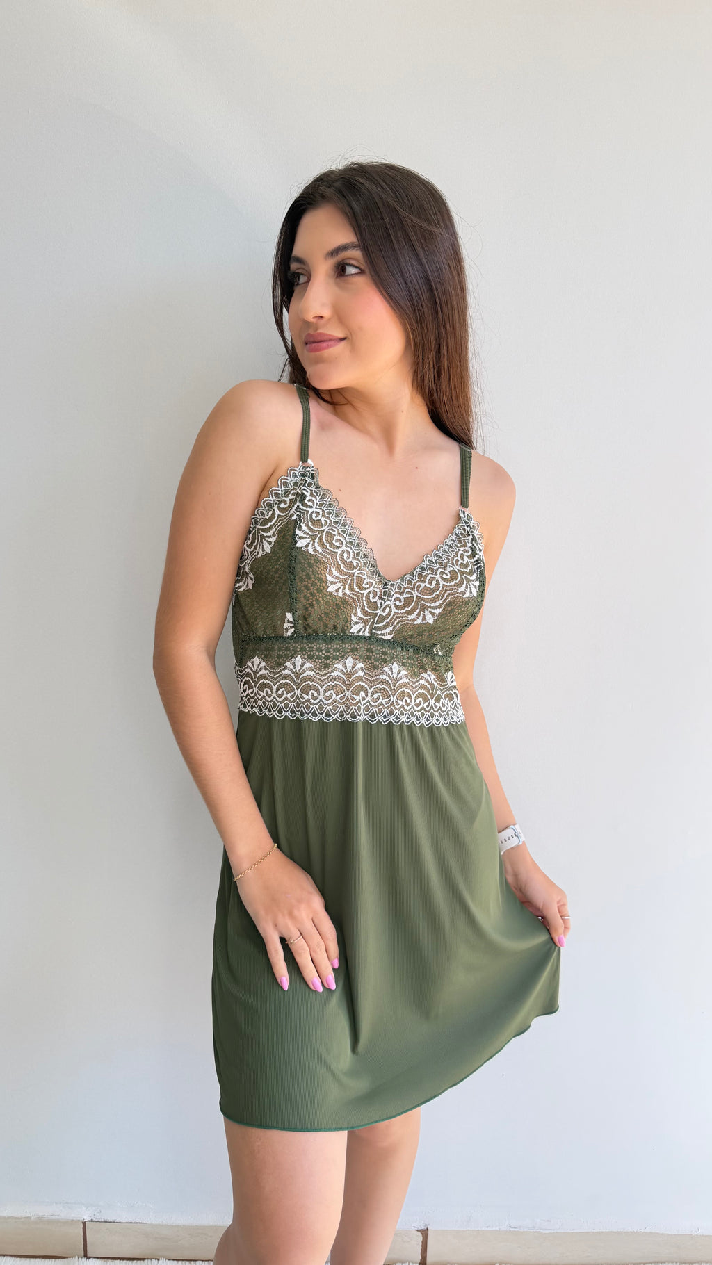 CAMISOLA MALHA CANELADA E RENDA