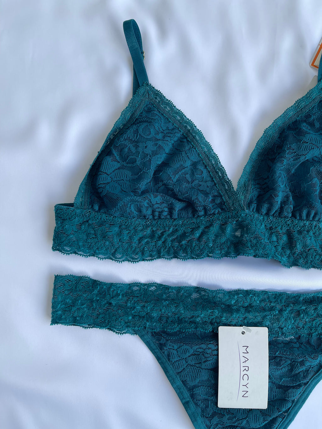 CONJUNTO LINGERIE SEM BOJO E SEM ARO DE RENDA MARCYN