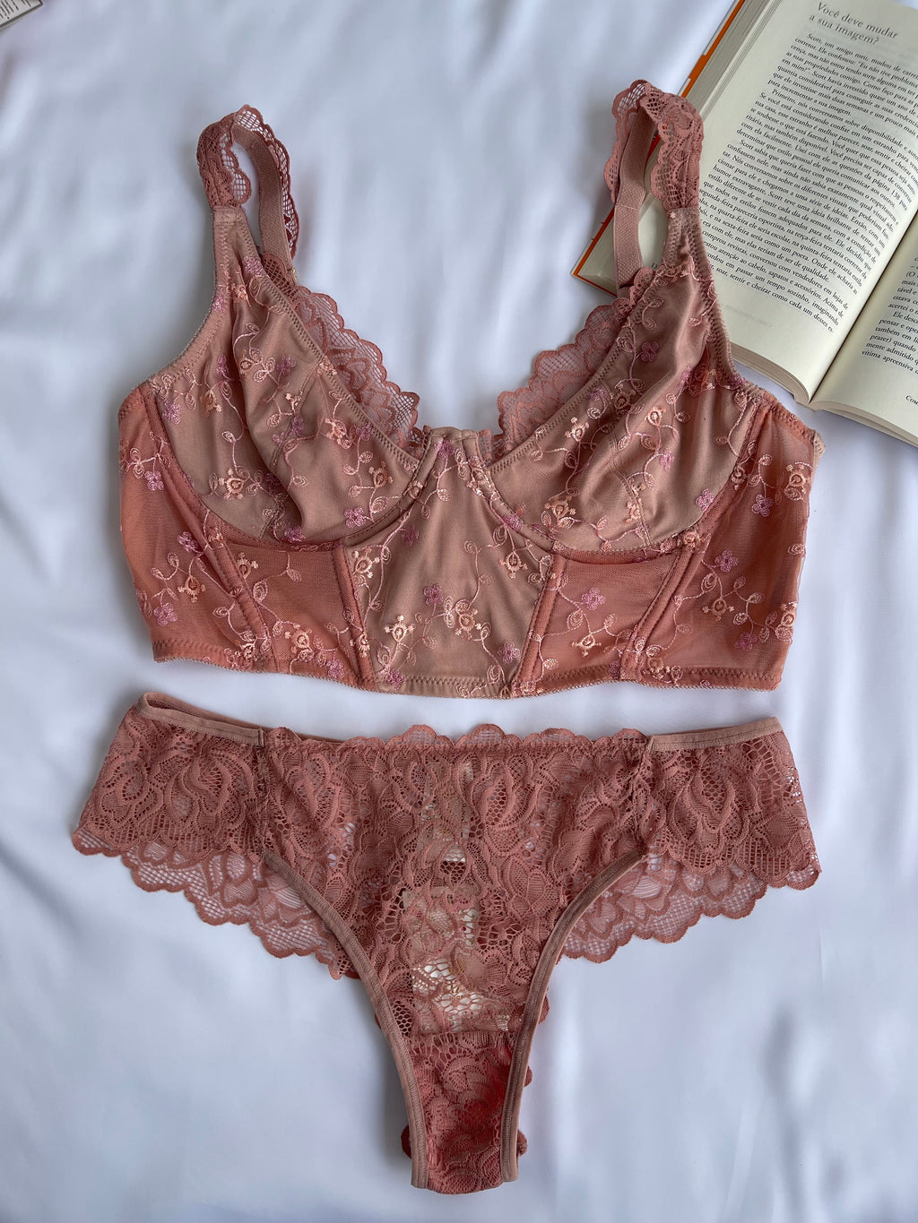 CONJUNTO LINGERIE DE RENDA COM ARO E SEM BOJO DUZANI