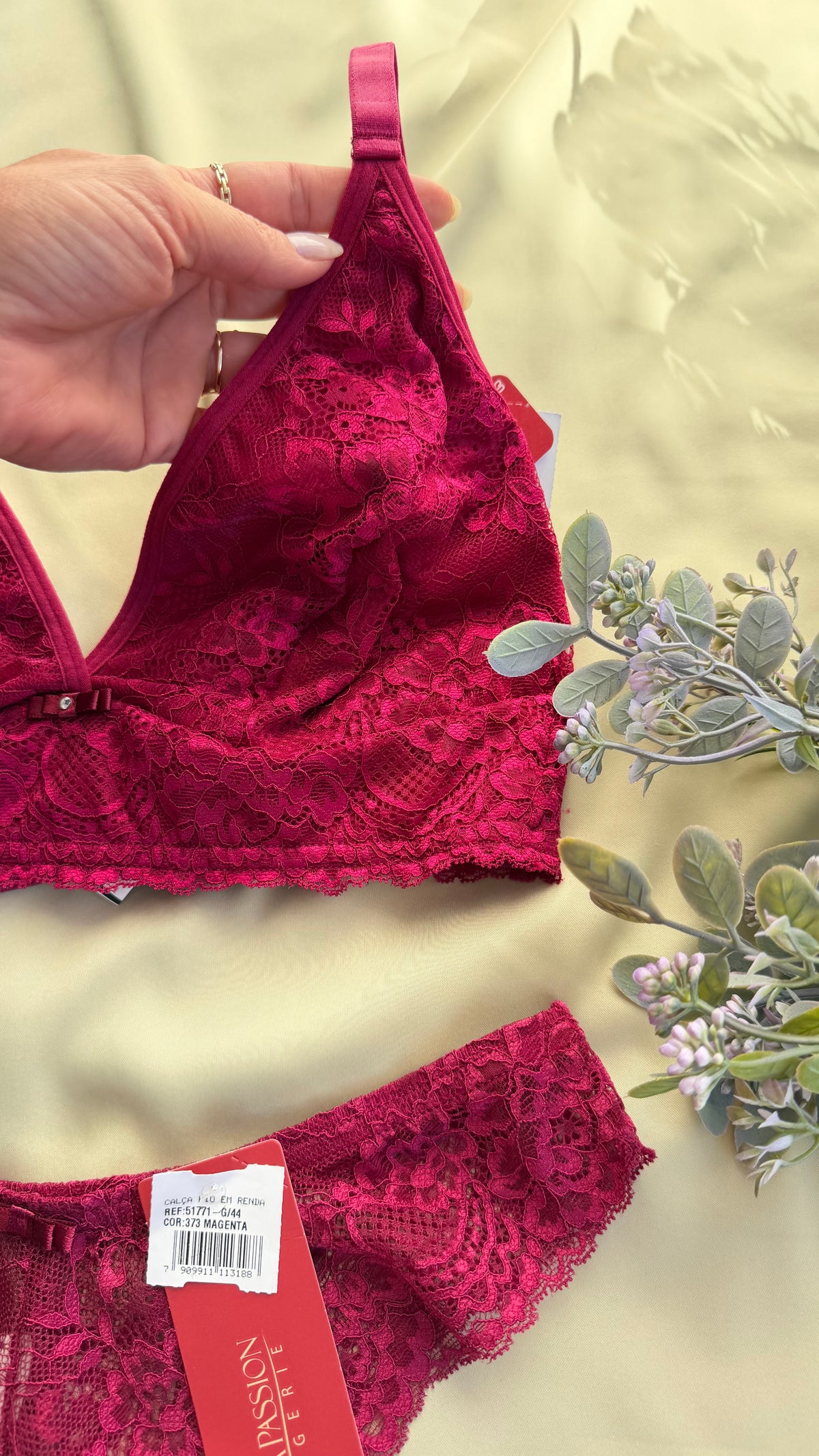 CONJUNTO LINGERIE DE RENDA SEM ARO E SEM BOJO NA