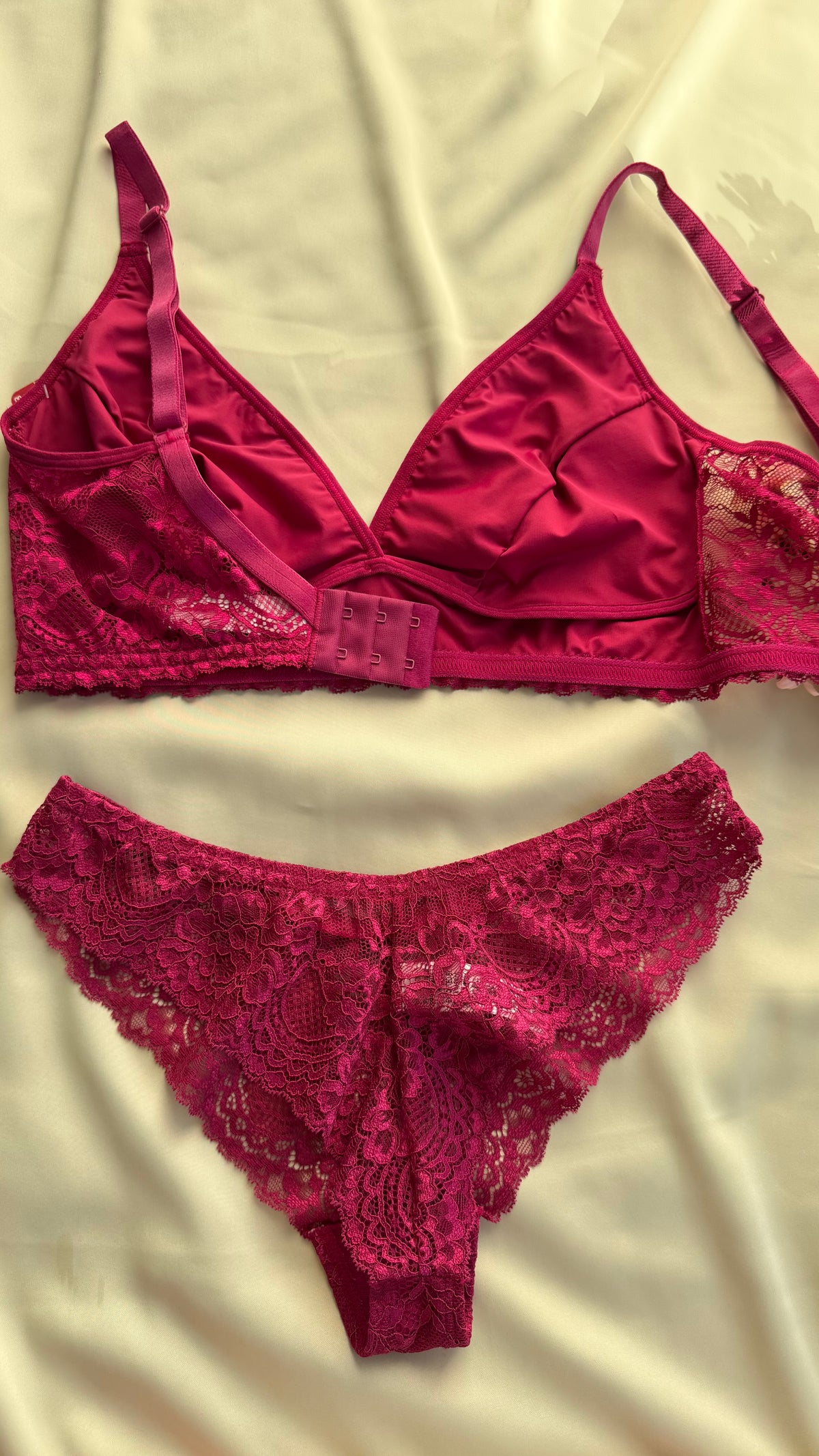 CONJUNTO LINGERIE DE RENDA SEM ARO E SEM BOJO NA