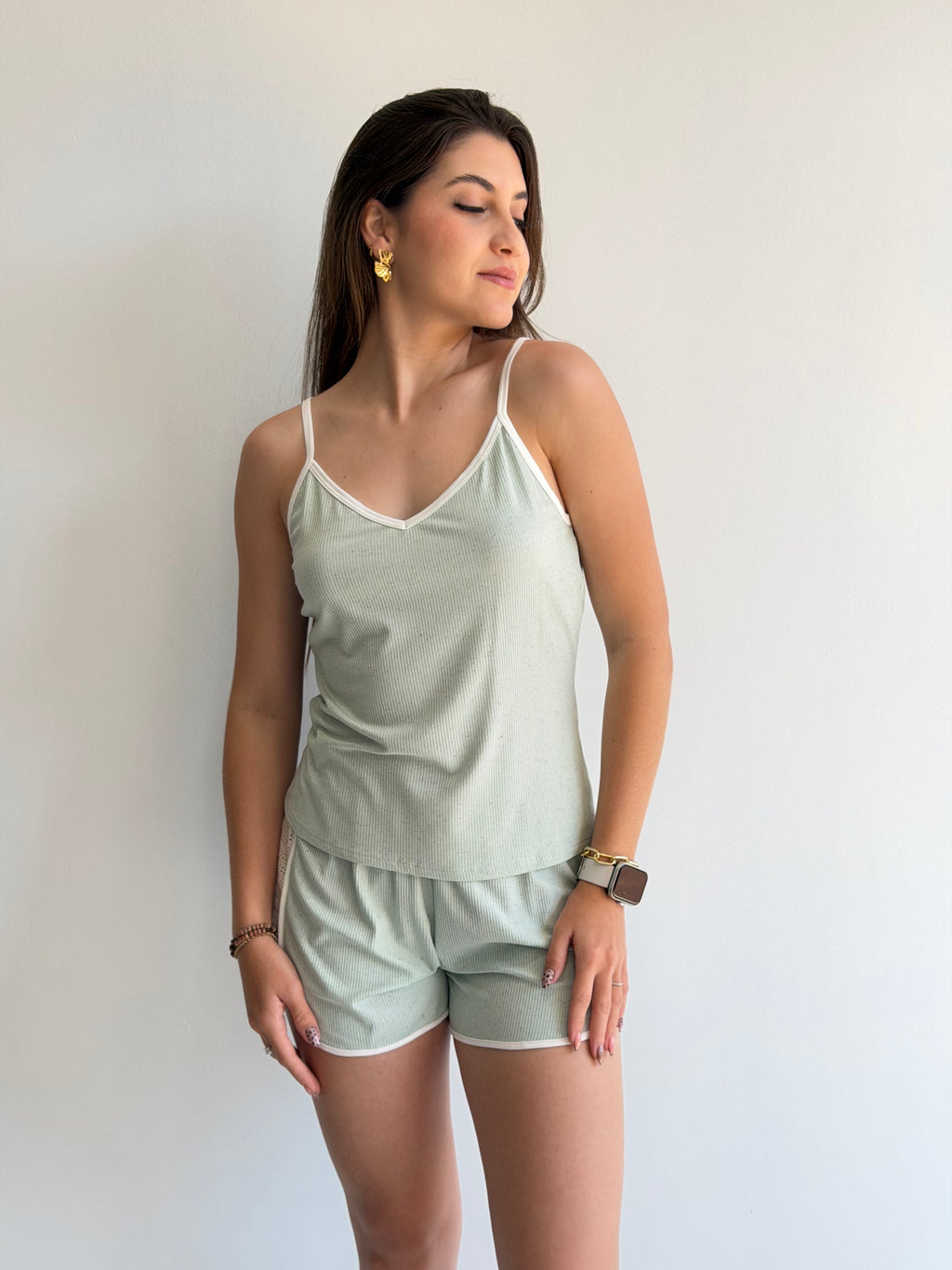 SHORTDOLL DE VISCOSE CANELADA BAUNILHA RECCO