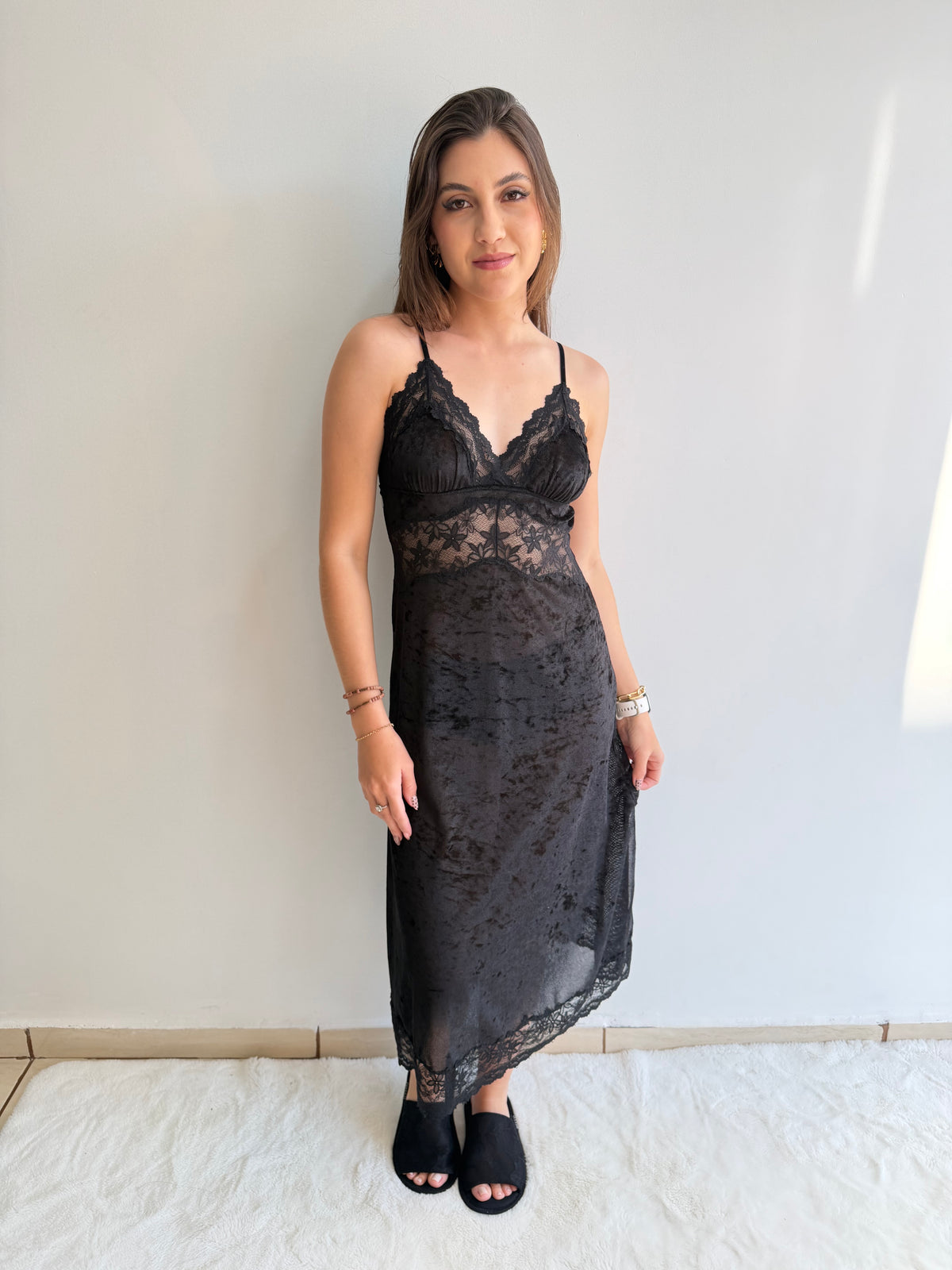 CAMISOLA MIDI DE VELUDO E RENDA RECCO