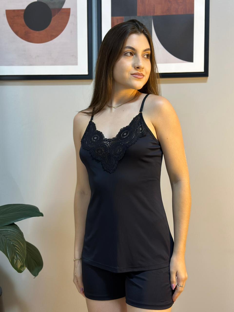 Shortdoll de poliamida com renda