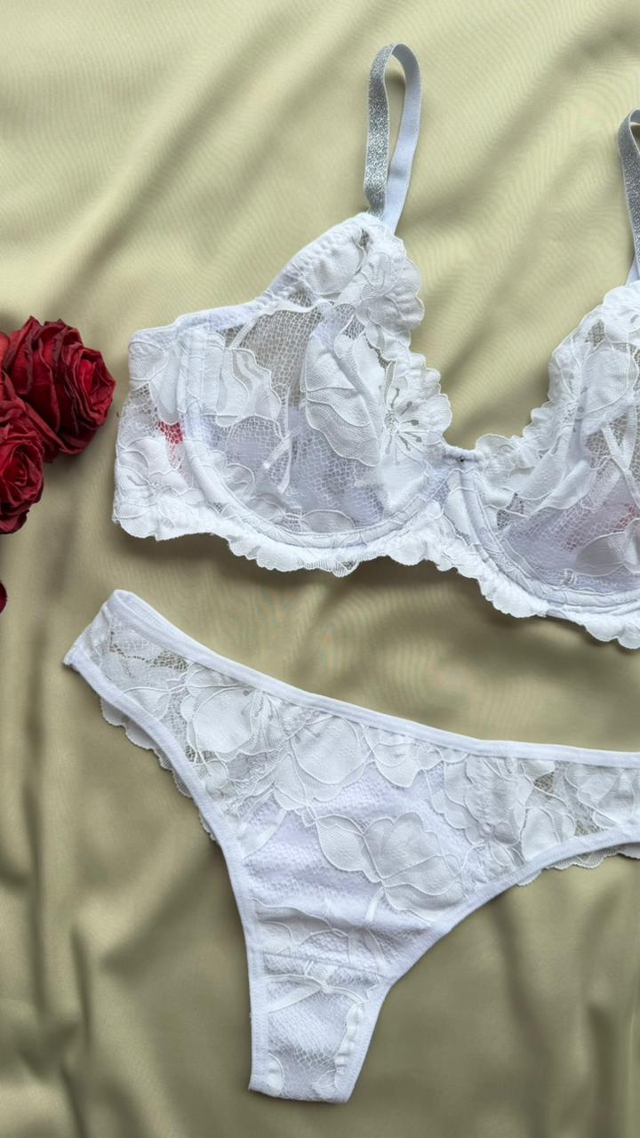 CONJUNTO LINGERIE SENSUAL DE RENDA COM ARO E SEM BOJO