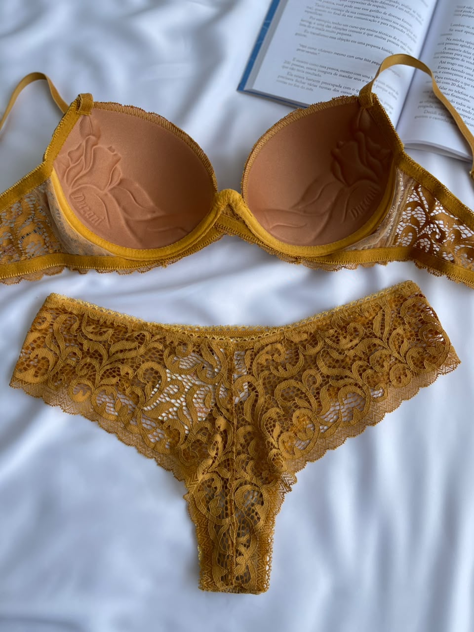 CONJUNTO LINGERIE DE RENDA DUZANI COM ARO E BOJO PUSH UP