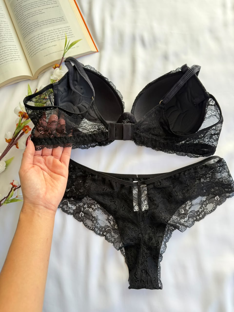 CONJUNTO LINGERIE DE RENDA DUZANI COM ARO E BOJO PUSH UP