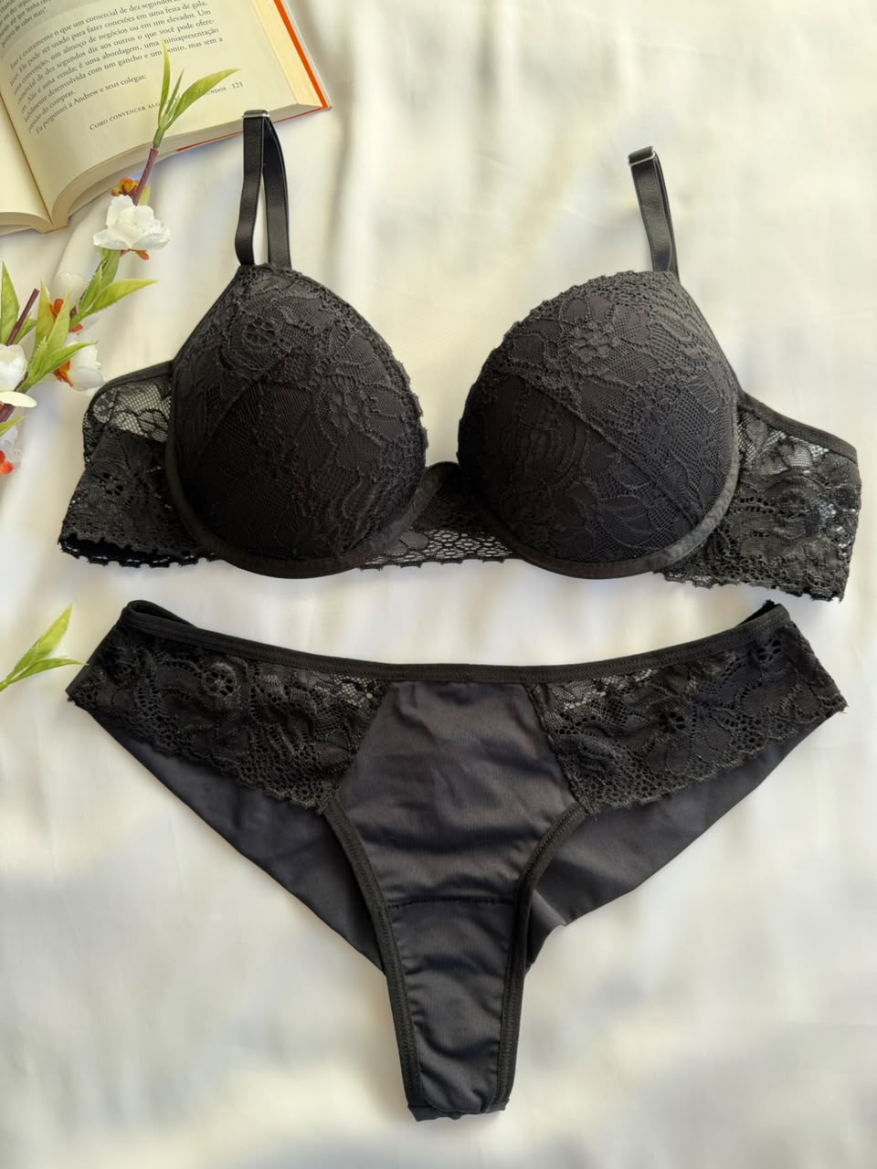 CONJUNTO LINGERIE DE RENDA DUZANI COM ARO E BOJO PUSH UP