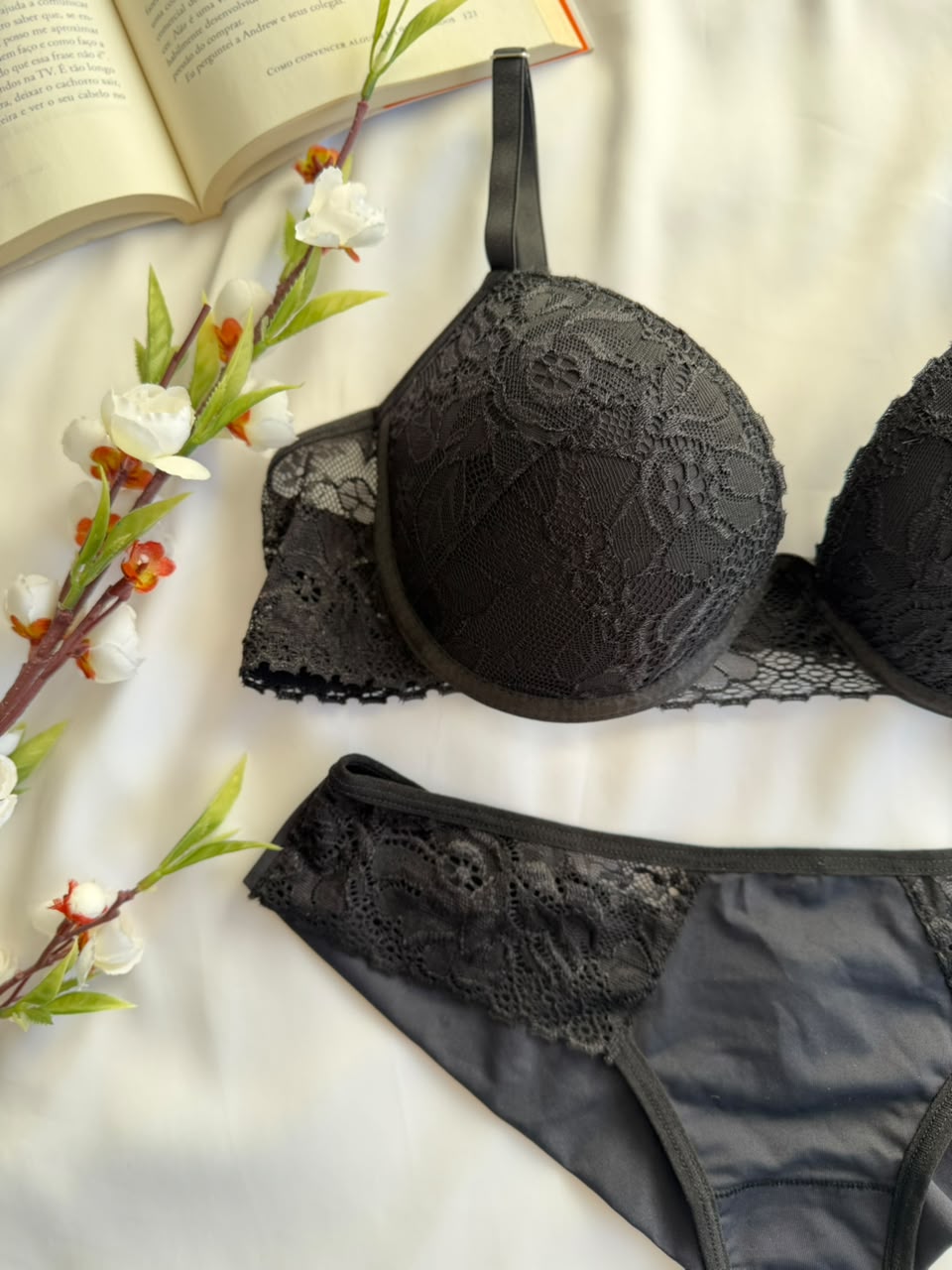 CONJUNTO LINGERIE DE RENDA DUZANI COM ARO E BOJO PUSH UP