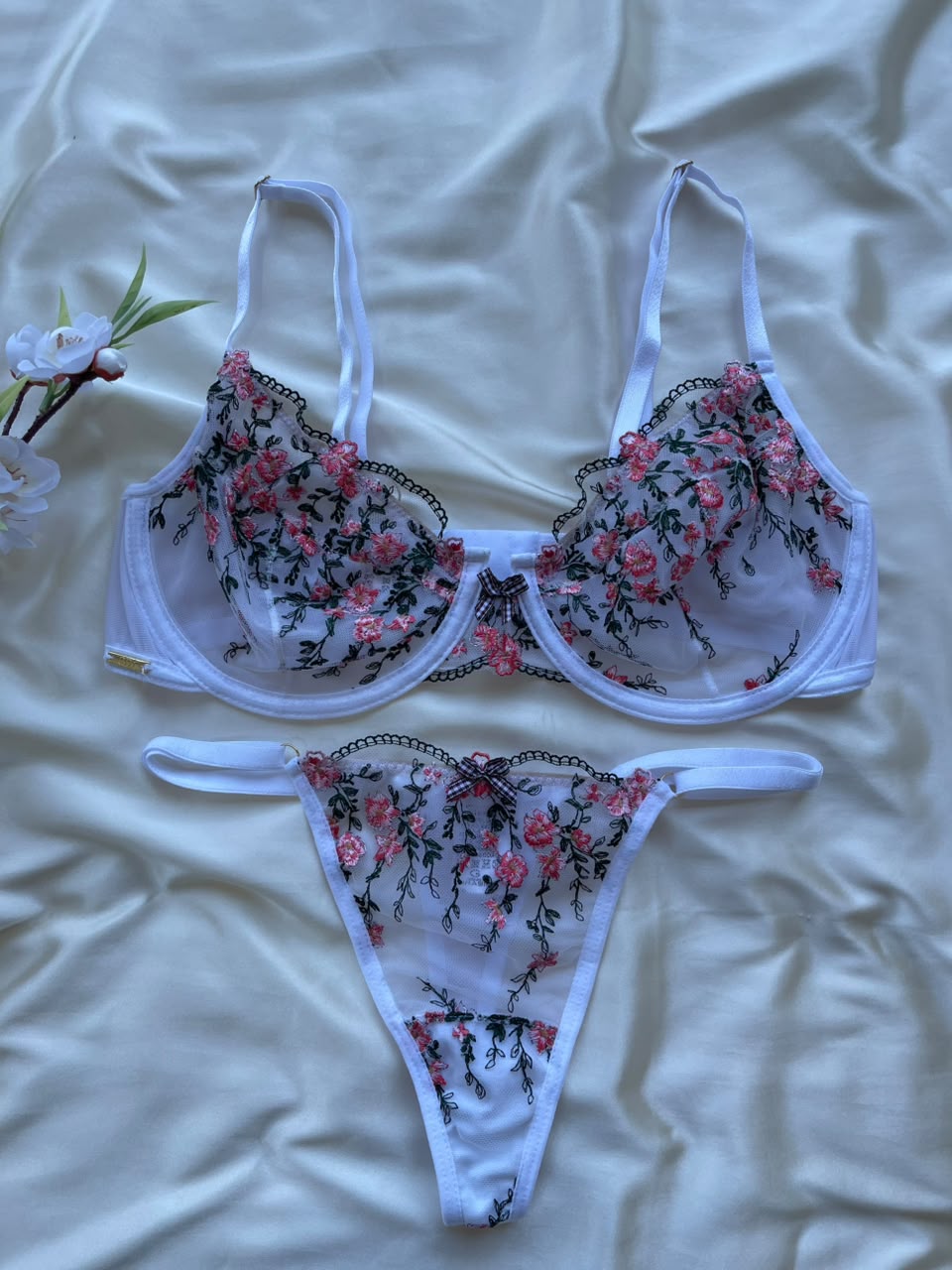 CONJUNTO LINGERIE GD1 COM ARO E SEM BOJO DE RENDA