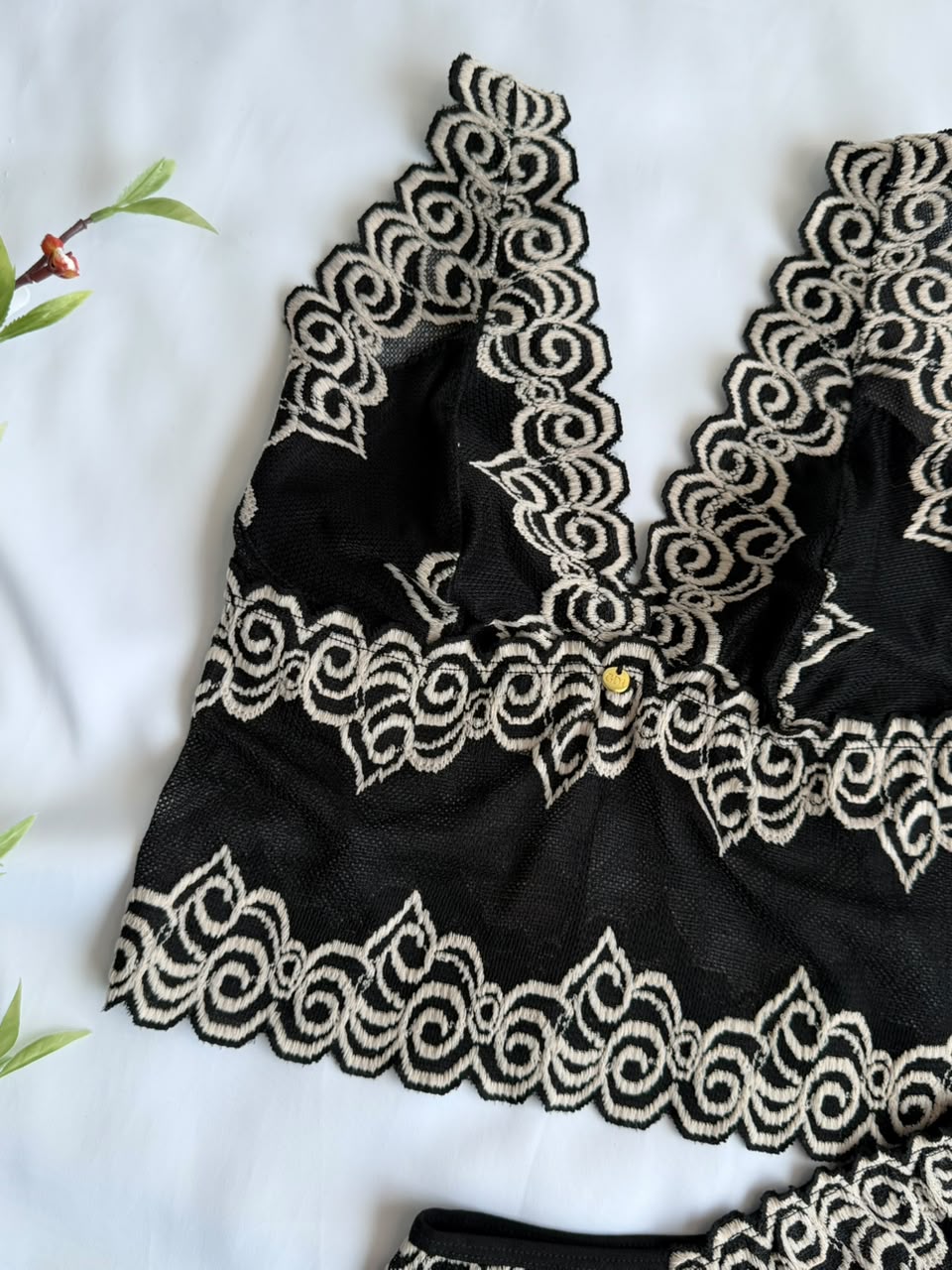 CONJUNTO GD1 TOP SEM ARO E SEM BOJO COM FORRADO DE RENDA