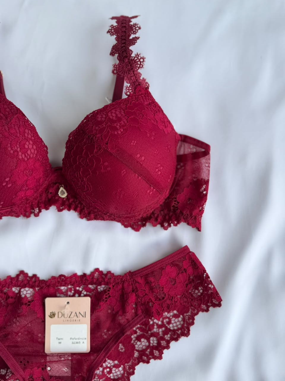 CONJUNTO LINGERIE DE RENDA DUZANI COM ARO E BOJO PUSH UP