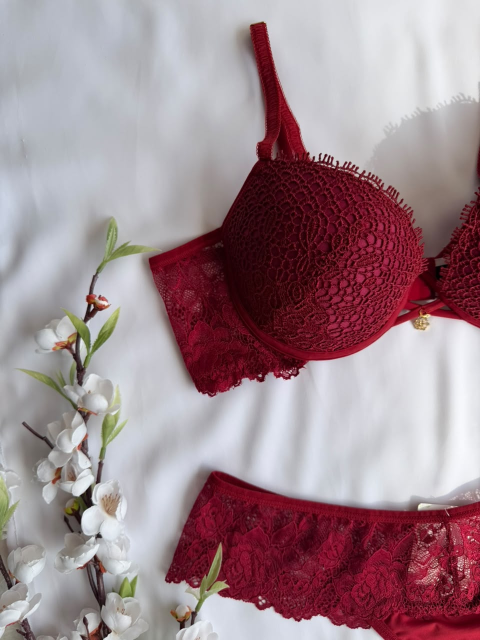 CONJUNTO LINGERIE DE RENDA DUZANI COM ARO E BOJO PUSH UP