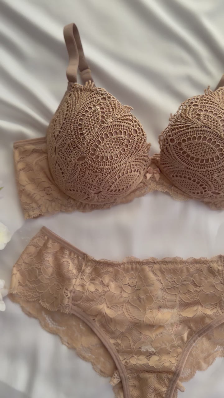 CONJUNTO LINGERIE DE RENDA DUZANI COM ARO E BOJO PUSH UP