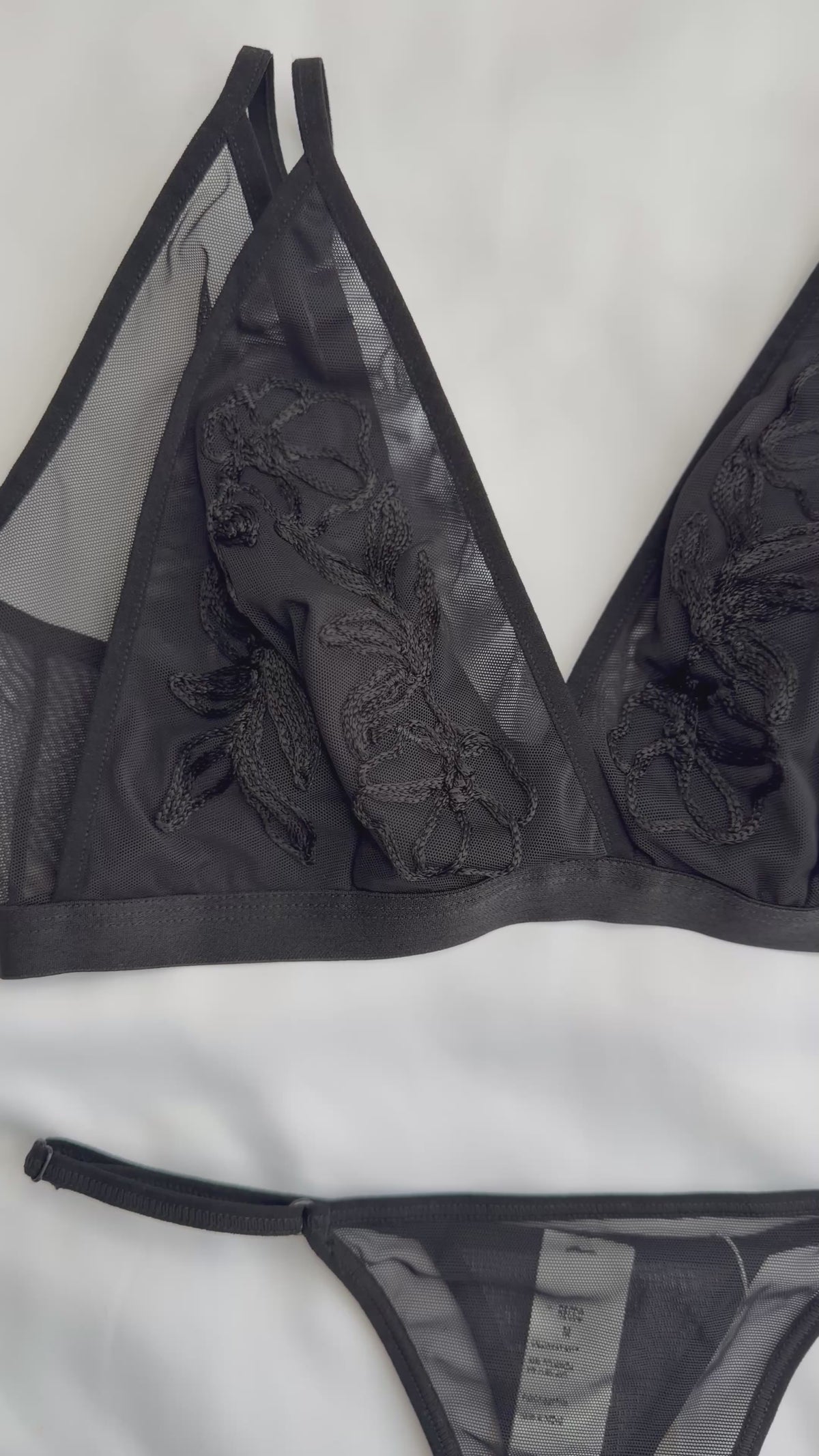 CONJUNTO DE TULE E RENDA RECCO NA COR PRETO SEM ARO E SEM O BOJO