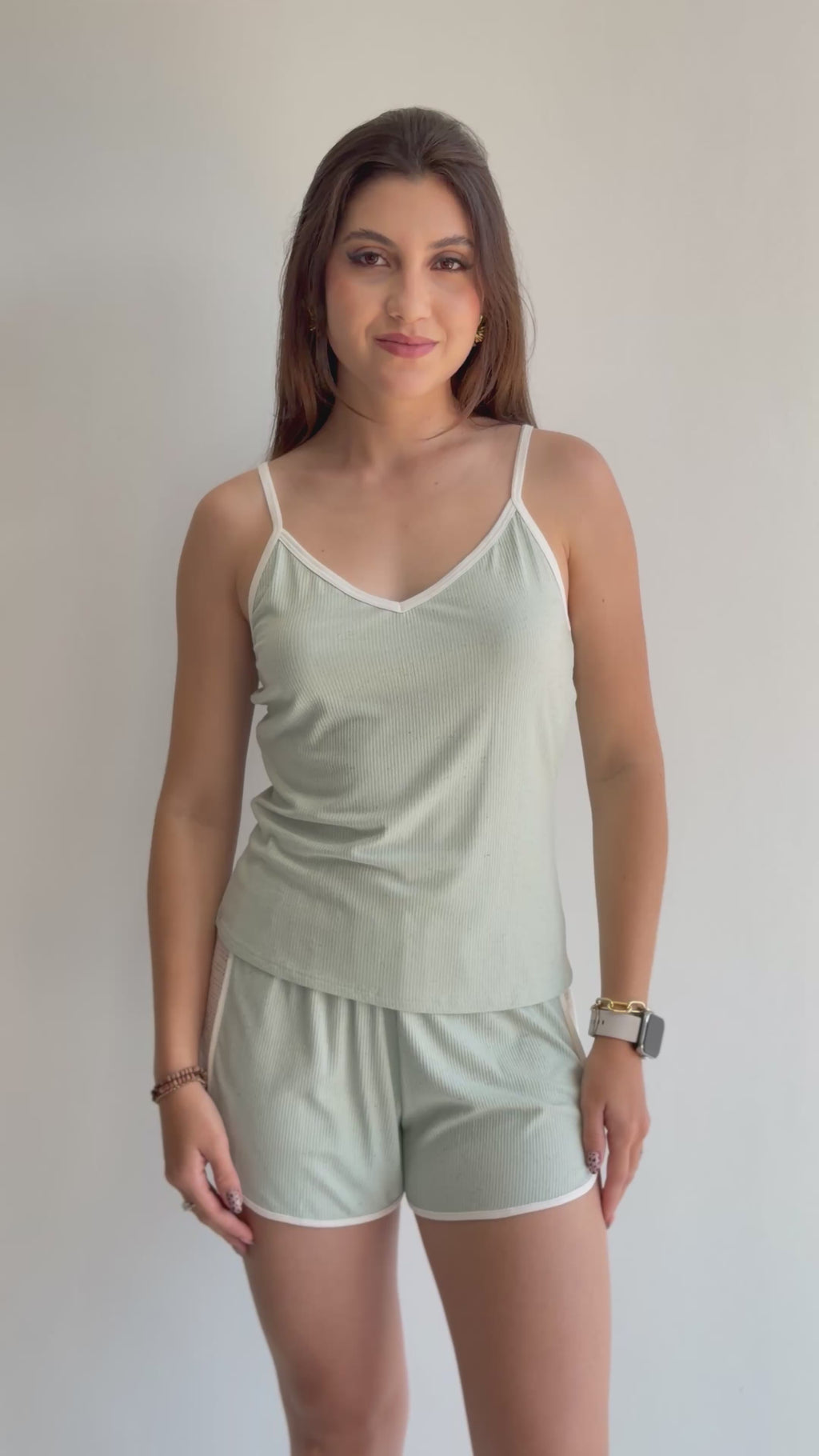 SHORTDOLL DE VISCOSE CANELADA BAUNILHA RECCO